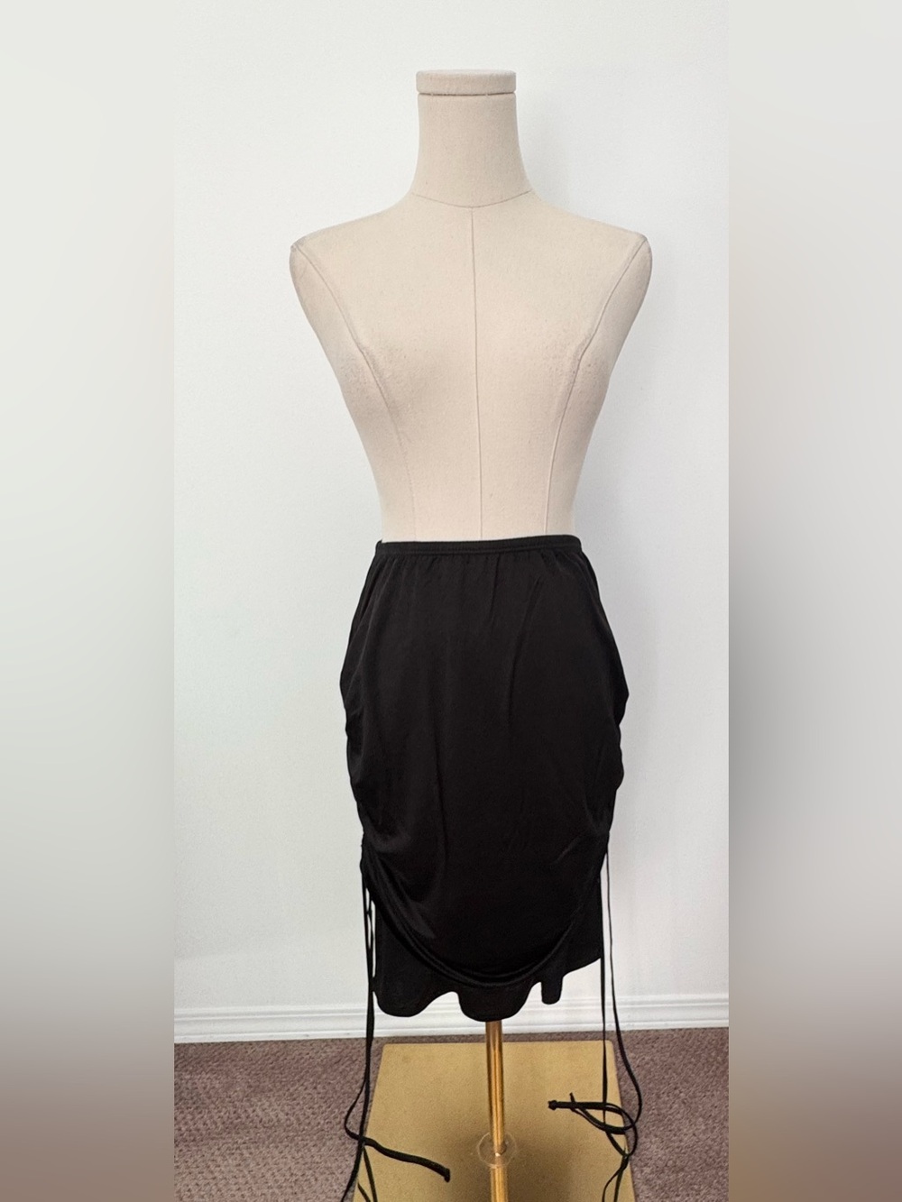 Black Ruched Drawstring Mini Skirt - Picture 2 of 7